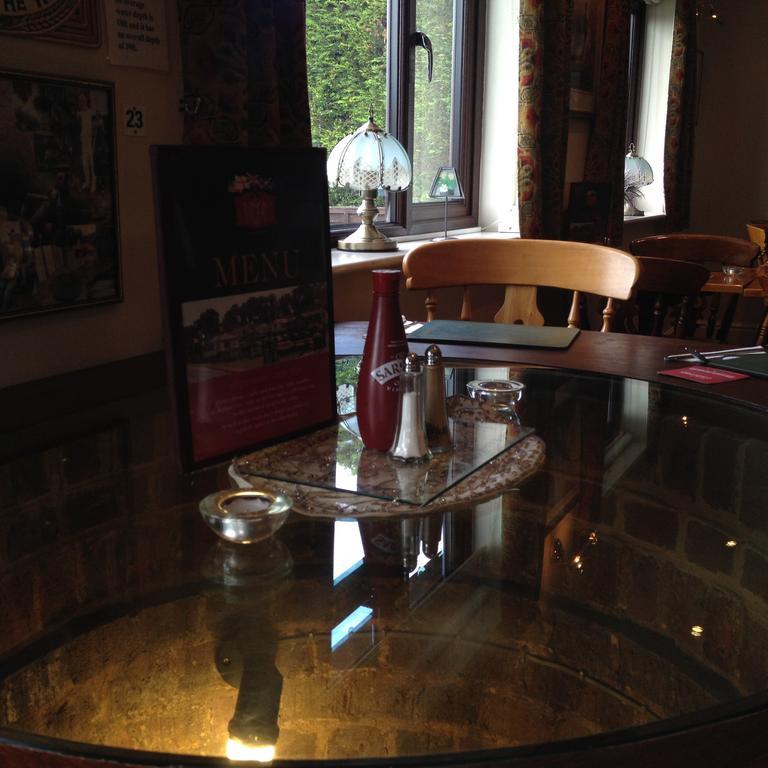 The Kings Head Inn Глостър Екстериор снимка